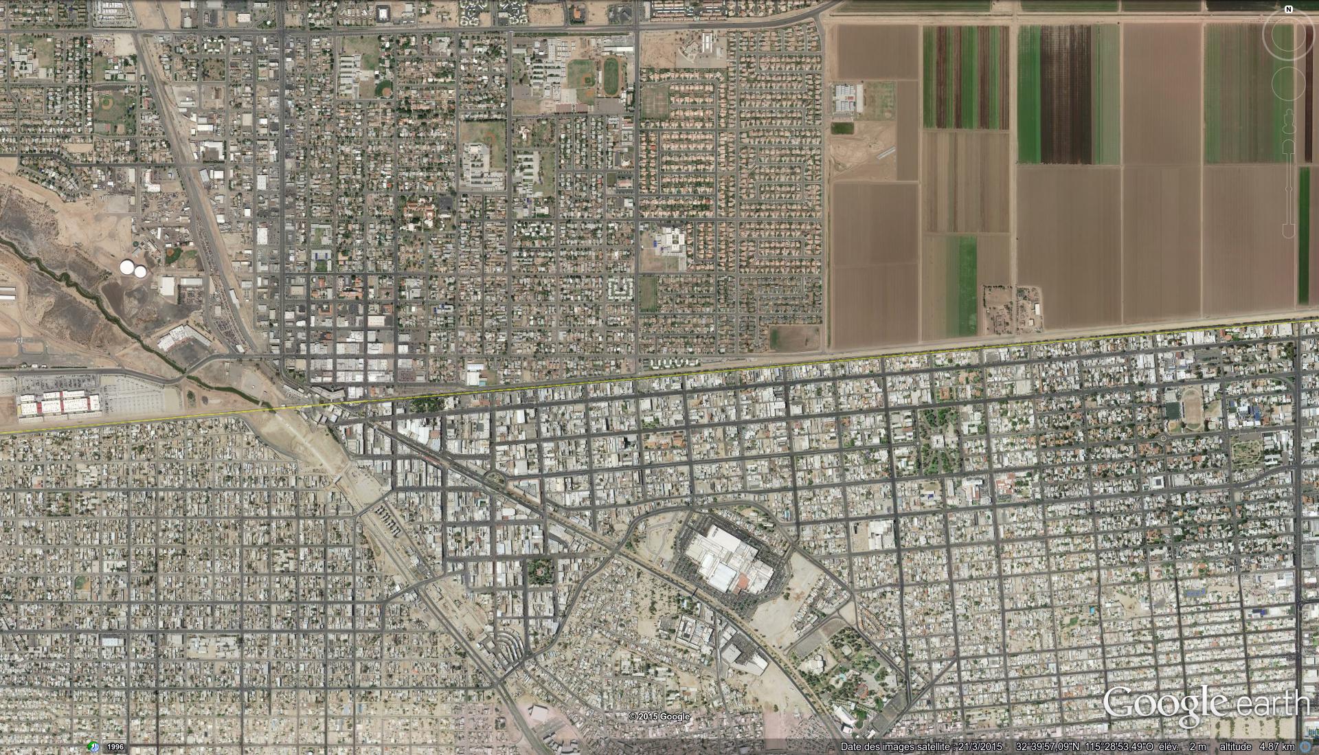 Image satellite de la frontiere entre le Mexique et les Etats-Unis